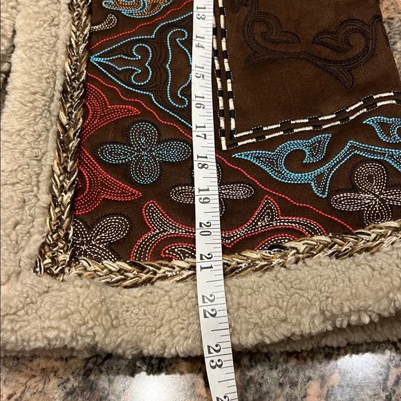 House of Harlow 1960 Embroidered Sherpa Trim Vest Western Boho Multi One Size - Picture 8 of 8